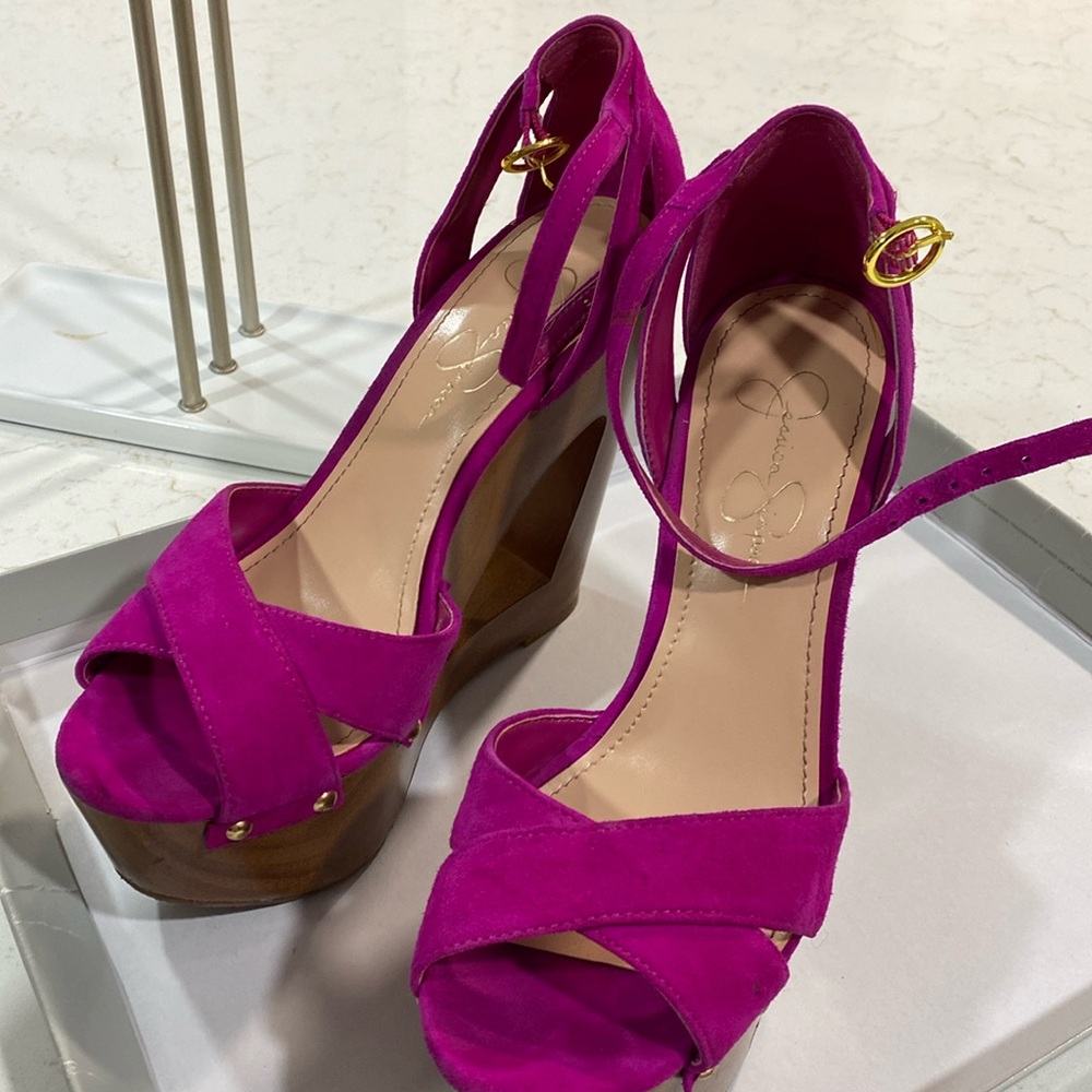 Pink wedges